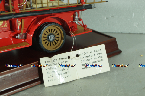 Ahrens Fox R-K-4 Pump Fire Engine 1922, red, Franklin Mint 1:32