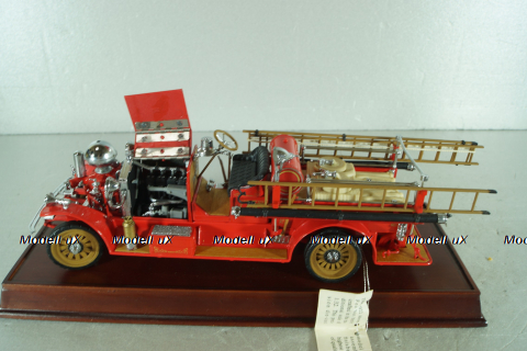 Ahrens Fox R-K-4 Pump Fire Engine 1922, red, Franklin Mint 1:32