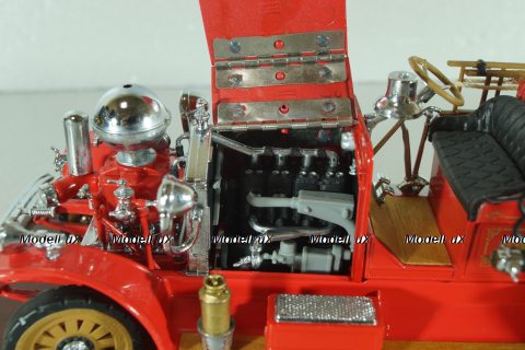 Ahrens Fox R-K-4 Pump Fire Engine 1922, red, Franklin Mint 1:32