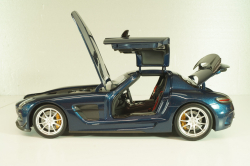 Mercedes-Benz SLS AMG Black series 2013, blue metallic, 110033026, Minichamps 1:18