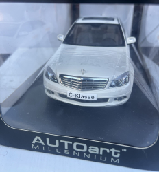 Mercedes-Benz C-class Elegance W204, 2007, white, 76262, AutoArt 1:18