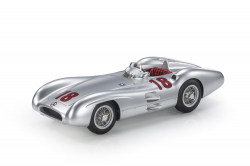 MERCEDES F1 W196C N 18 WINNER FRANCE GP JUAN MANUEL FANGIO 1954 WORLD CHAMPION - CON VETRINA - WITH SHOWCASE, GP Replicas 1:18